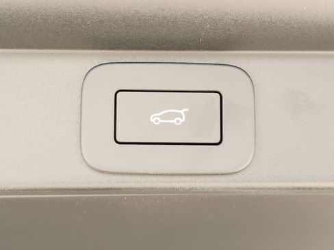 New 2026 Land Rover Range Rover Long Wheelbase SE image 35