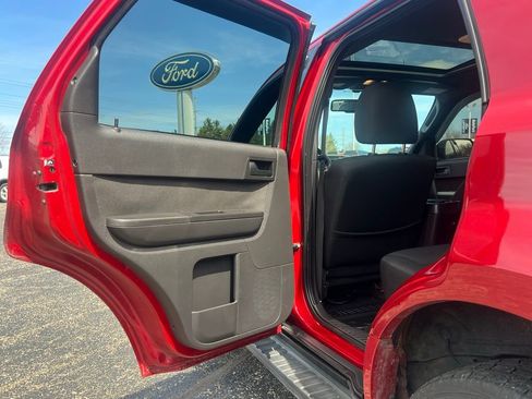 Used 2010 Ford Escape XLT image 34