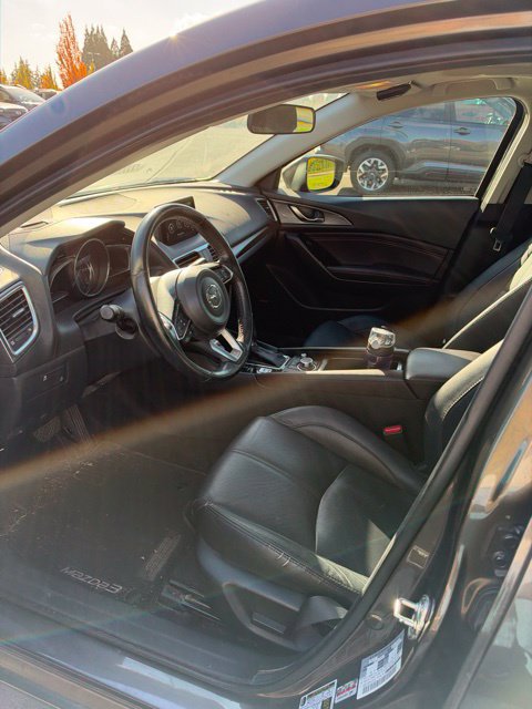 Used 2017 MAZDA MAZDA3 Grand Touring FWD image 9