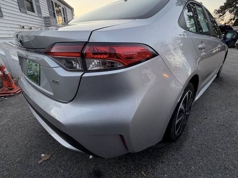 Used 2021 Toyota Corolla LE FWD image 6