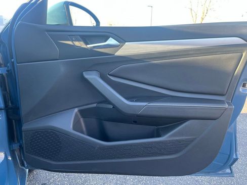 Certified 2025 Volkswagen Jetta S image 11