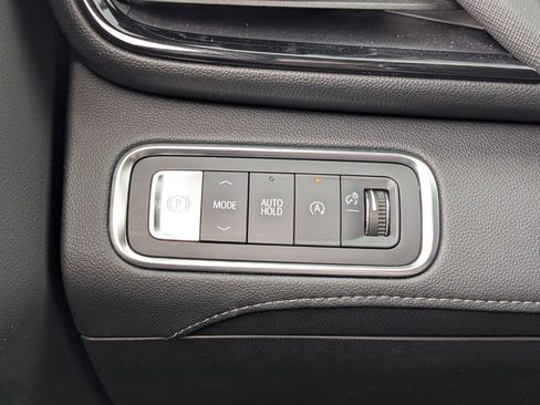 Used 2025 Buick Enclave Preferred image 24