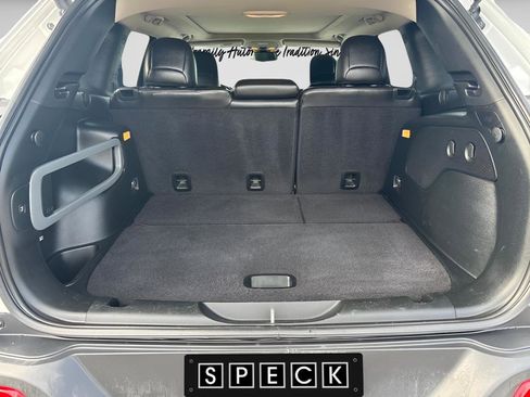 Used 2018 Jeep Cherokee Limited w/ High Altitude Package AWD/4WD image 3