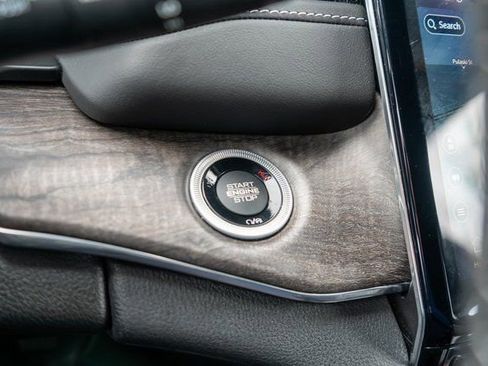 Used 2023 Jeep Grand Cherokee Overland w/ Luxury Tech Group IV image 29