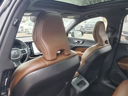 Certified 2025 Volvo XC60 B5 Plus image 29