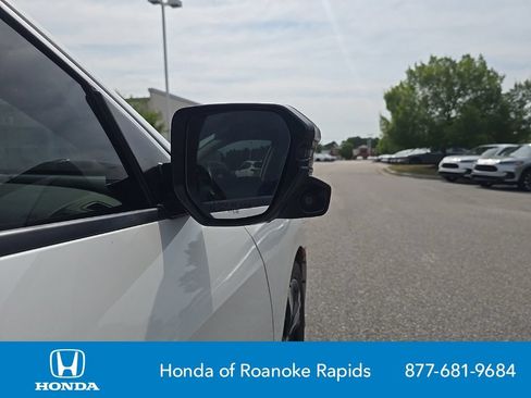 Used 2017 Honda Civic Touring image 11
