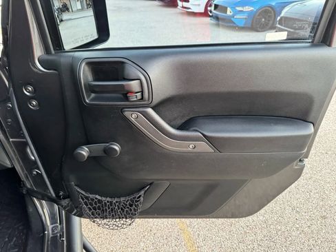 Used 2017 Jeep Wrangler Unlimited Sport w/ Connectivity Group image 21