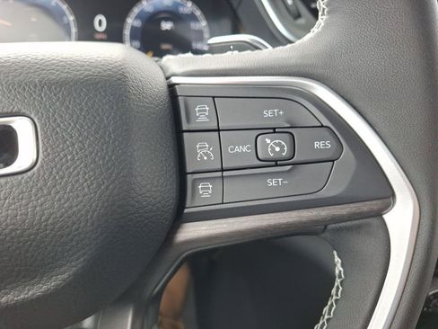 New 2025 Jeep Grand Cherokee Limited w/ Black Appearance Package image 24