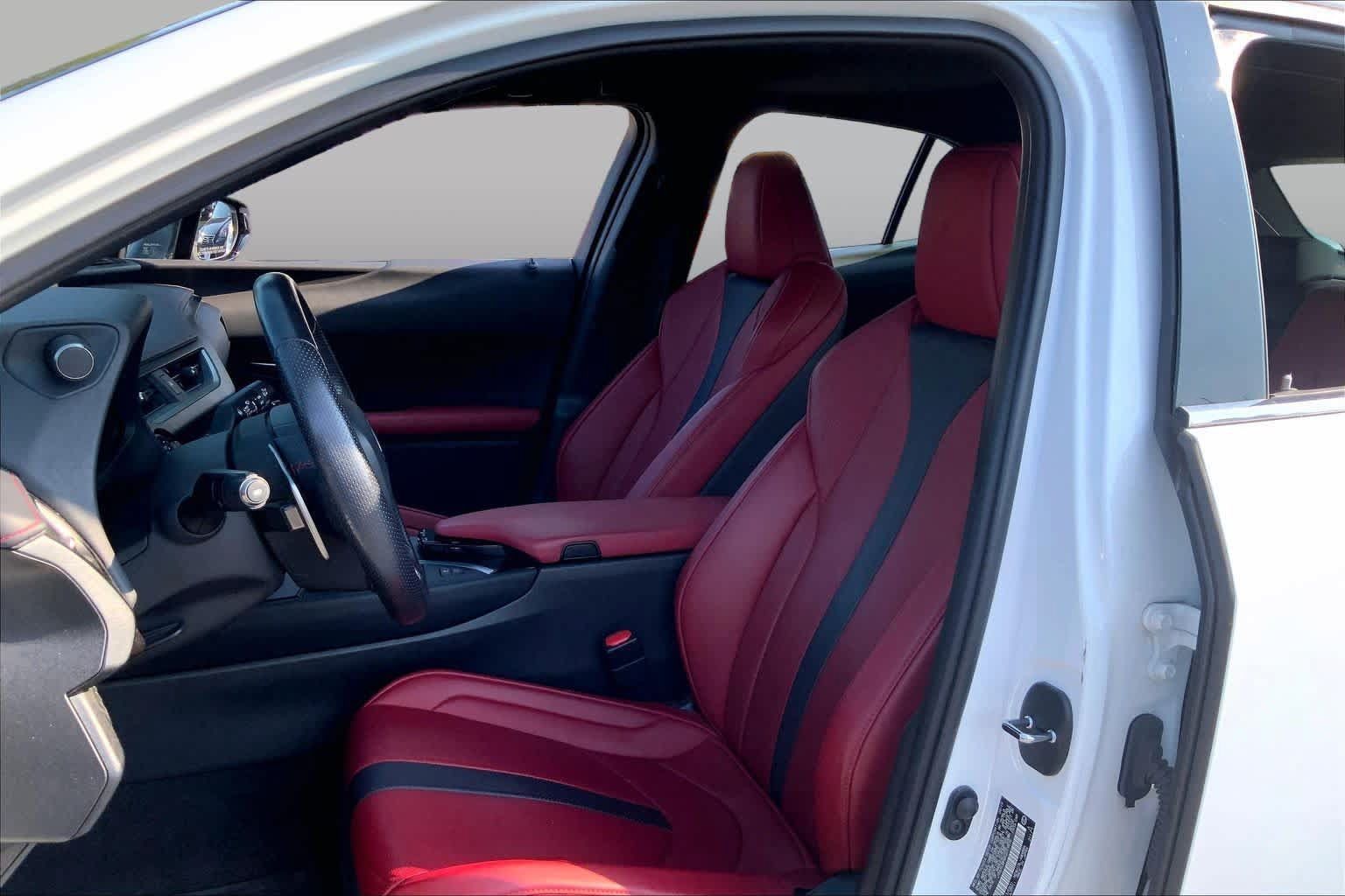 Used 2019 Lexus UX 250h F Sport AWD/4WD image 8