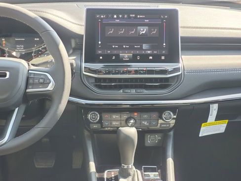 New 2026 Jeep Compass Limited image 17