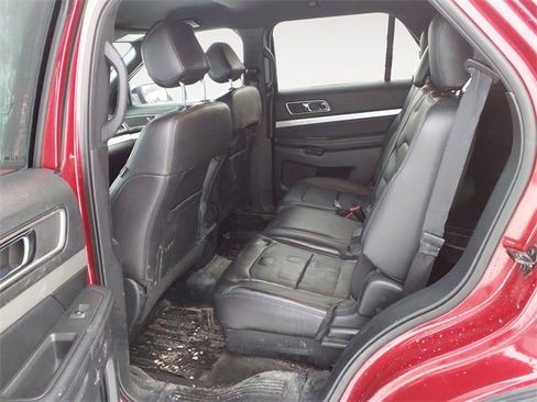 Used 2017 Ford Explorer XLT w/ Equipment Group 202A image 13