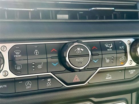 New 2025 Jeep Gladiator Rubicon w/ Convenience Group image 15