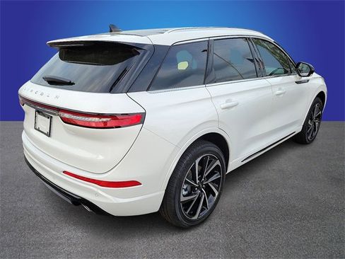 New 2024 Lincoln Corsair Grand Touring image 3