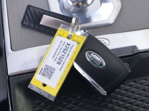 Used 2020 Land Rover Range Rover Evoque SE image 16