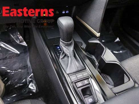 Used 2025 Toyota Camry LE image 13