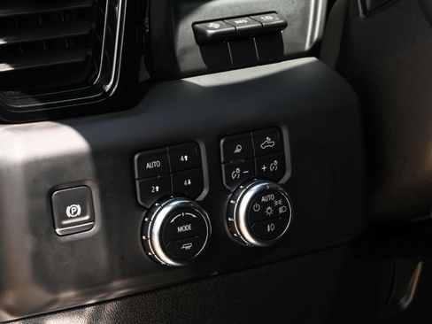 Used 2024 GMC Sierra 2500 AT4X AWD/4WD image 31