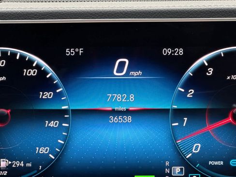 Used 2022 Mercedes-Benz GLS 450 4MATIC image 32