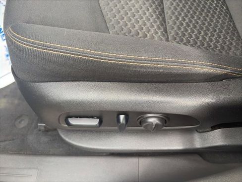 Used 2018 GMC Terrain SLE w/ Driver Convenience Package AWD/4WD image 18