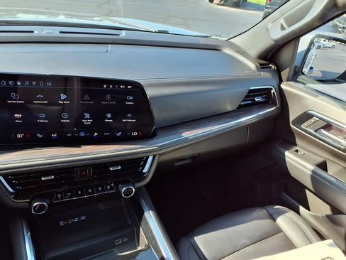 Used 2025 Chevrolet Tahoe LT AWD/4WD image 4