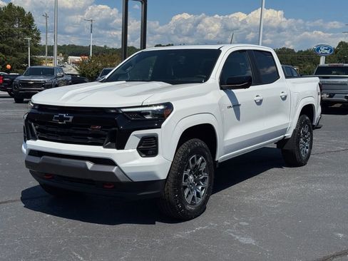 Used 2026 Chevrolet Colorado Z71 w/ Technology Package AWD/4WD image 6