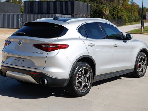 Used 2018 Alfa Romeo Stelvio AWD image 16