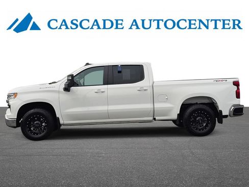 Used 2025 Chevrolet Silverado 1500 LT AWD/4WD image 3