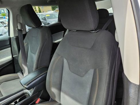 Used 2022 Jeep Compass Sport AWD/4WD image 25