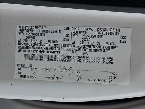 Used 2017 Lincoln MKC Reserve w/ Lincoln MKC Climate Package AWD/4WD image 31
