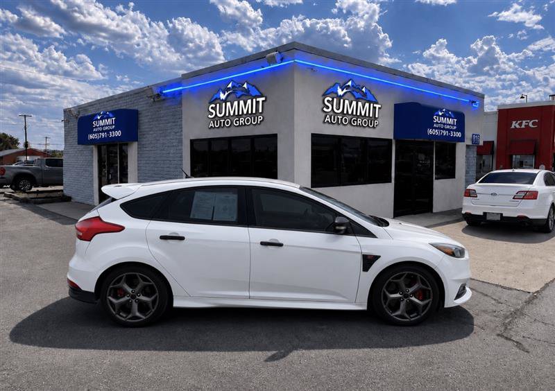 Used 2017 Ford Focus ST FWD image 1