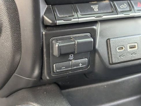 Used 2022 Chevrolet Silverado 2500 LTZ w/ LTZ Convenience Package image 30