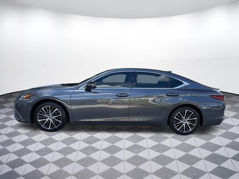 Used 2025 Lexus ES 350 w/ Premium Package FWD image 2