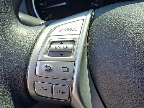Used 2016 Nissan Rogue S AWD/4WD image 21