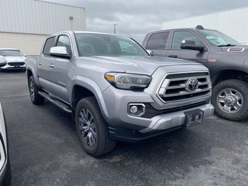Used 2021 Toyota Tacoma Limited image 3