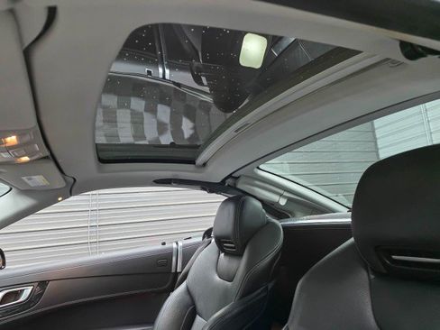 Used 2018 Mercedes-Benz SL 550 image 16