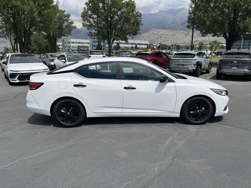 Used 2022 Nissan Sentra SV FWD image 6
