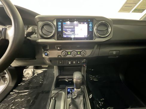 Used 2019 Toyota Tacoma TRD Sport RWD image 25
