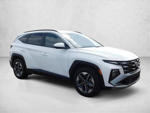 Used 2025 Hyundai Tucson SEL FWD image 6