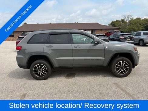 Used 2019 Jeep Grand Cherokee Trailhawk w/ Trailhawk Luxury Group AWD/4WD image 8