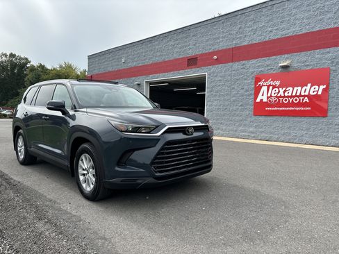 Certified 2025 Toyota Grand Highlander FWD image 1