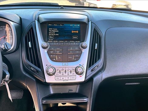 Used 2017 Chevrolet Equinox LS FWD image 23