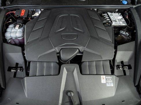 Certified 2026 Porsche Cayenne Coupe AWD/4WD image 36