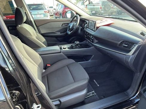 Used 2023 Nissan Rogue S image 16