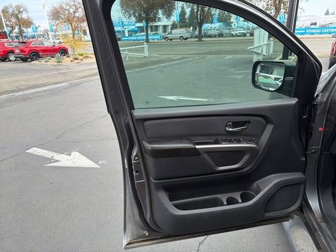 Used 2015 Nissan Titan SV w/ SV Value Truck Package image 11