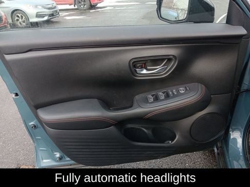 Used 2025 Honda HR-V Sport image 12