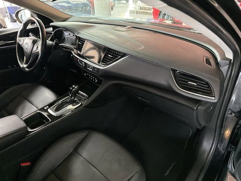 Used 2019 Buick Regal Essence w/ Driver Confidence Package I image 29