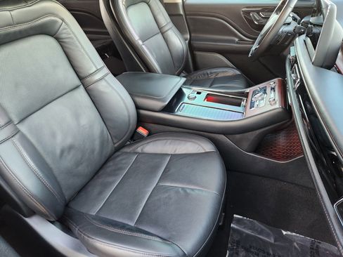 Used 2022 Lincoln Aviator Reserve w/ Equipment Group 201A image 12