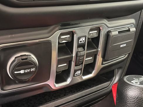 Used 2019 Jeep Wrangler Unlimited Sport S AWD/4WD image 22