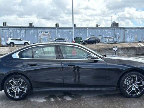 Used 2026 BMW 530i RWD image 6