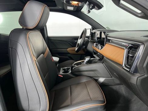 Used 2024 GMC Canyon AT4 w/ AT4 Premium Package image 31