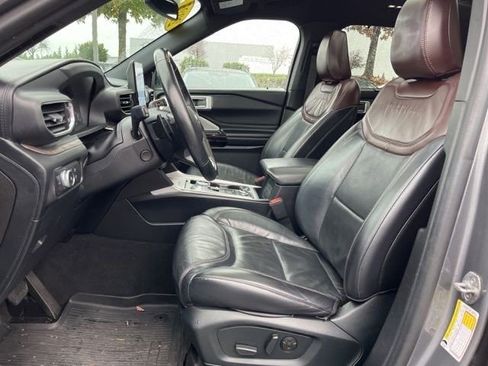 Used 2021 Ford Explorer Platinum w/ Equipment Group 601A image 8